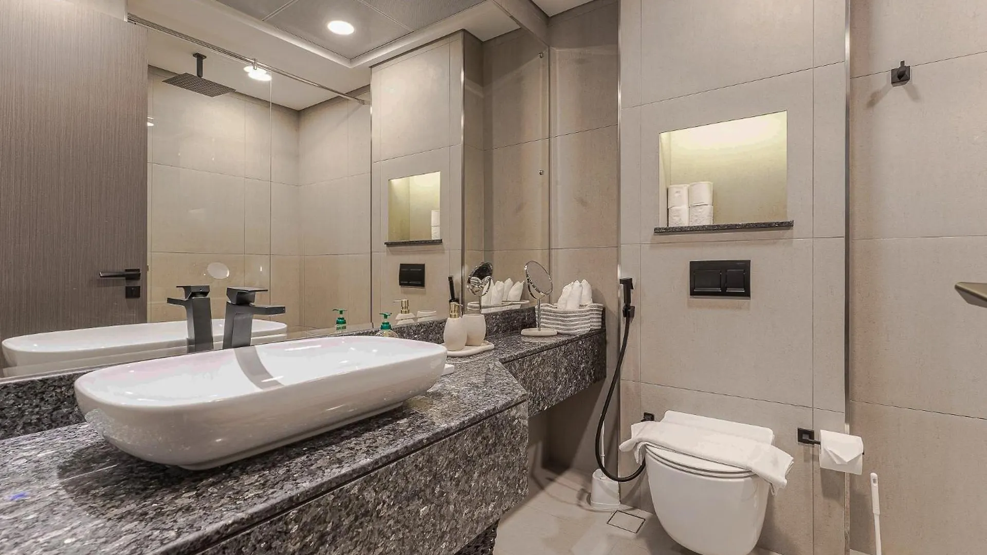 Modern Studio With Pool View & Gym Access Dubai United Arab Emirates