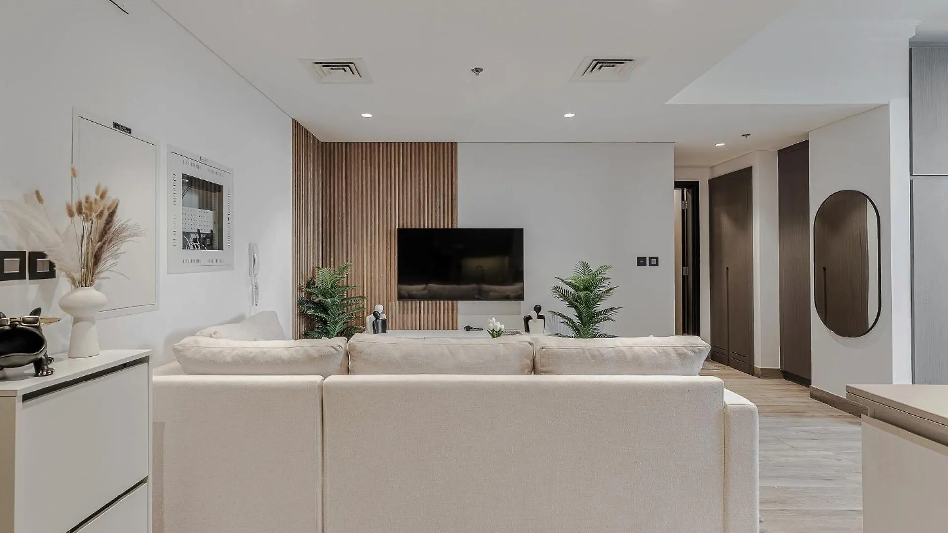 Modern Studio With Pool View & Gym Access Dubai 0*,  United Arab Emirates