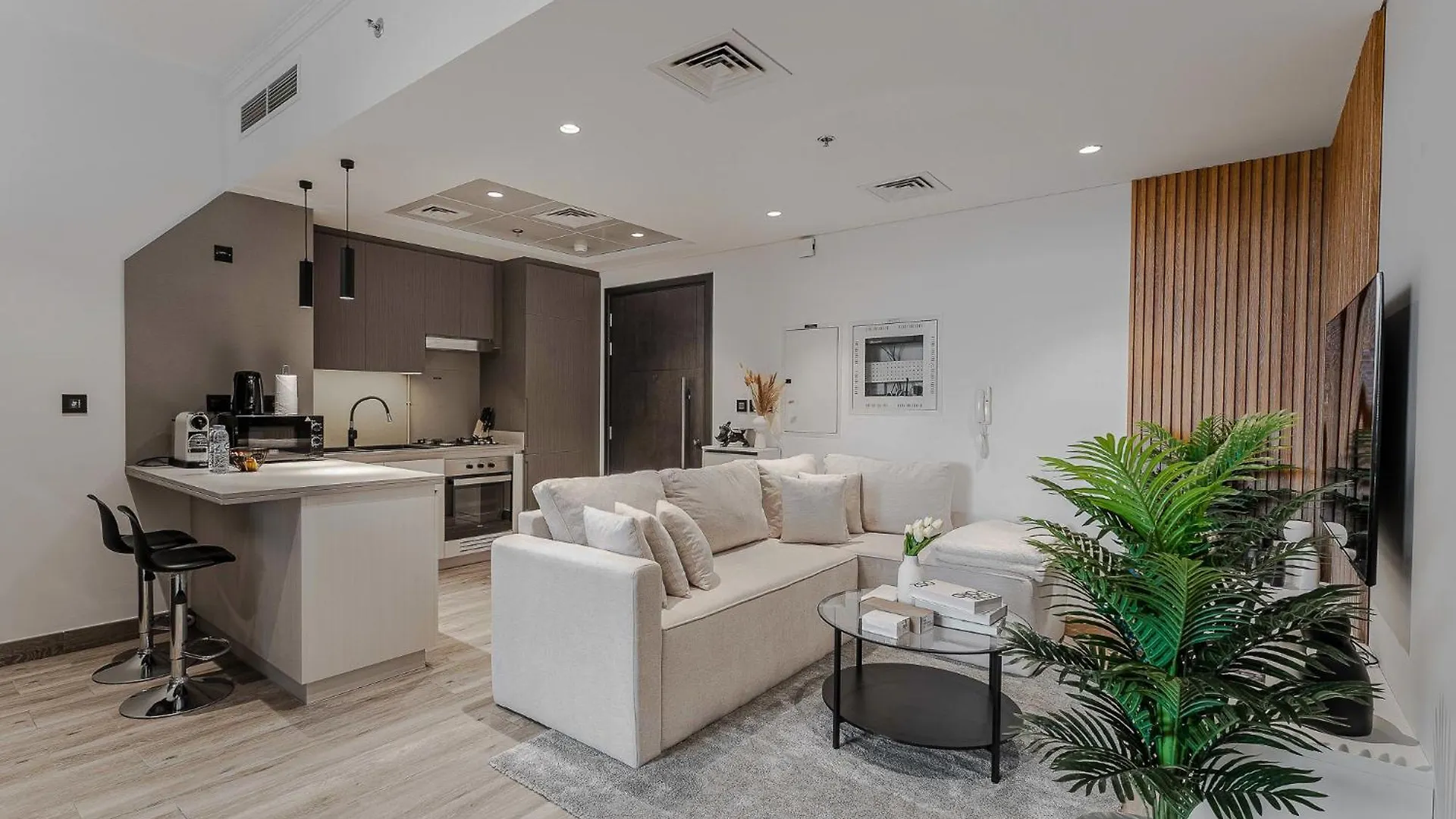Modern Studio With Pool View & Gym Access Dubai 0*,  United Arab Emirates