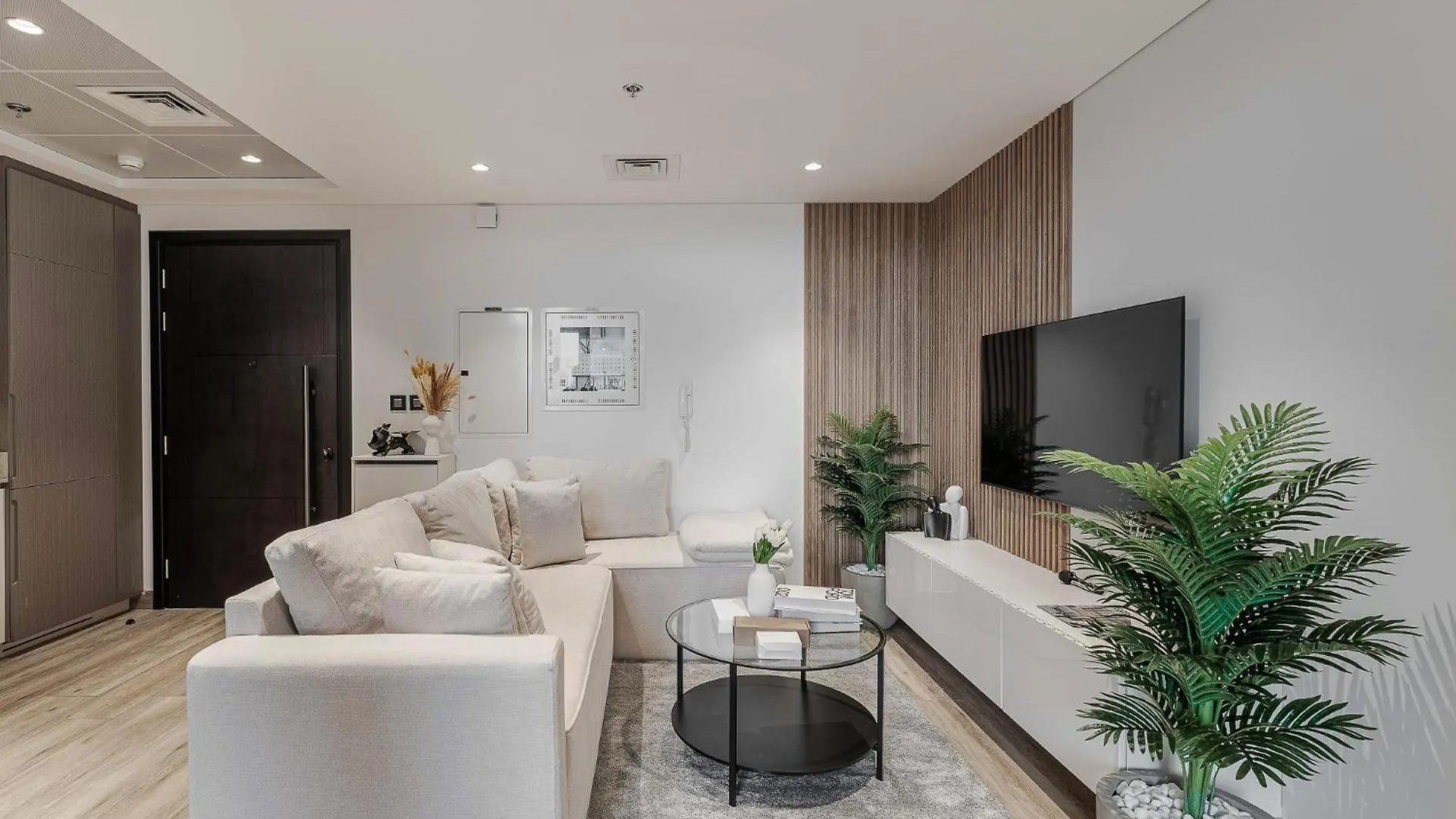 Modern Studio With Pool View & Gym Access Dubai Apartment